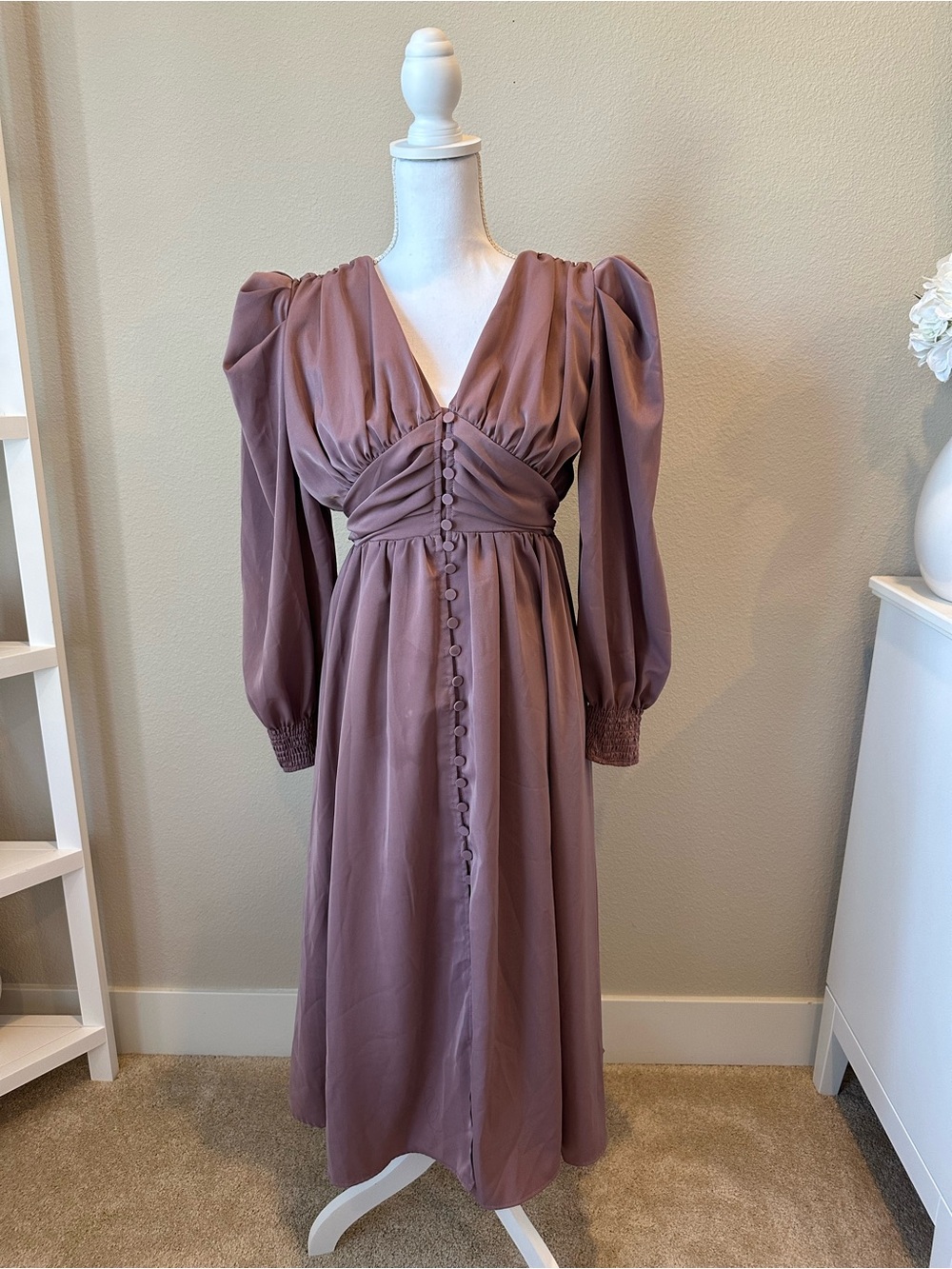 Chicwish Mauve Puff-Sleeve V-Neck Midi Dress